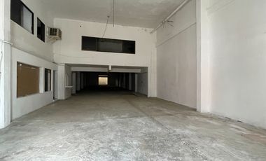 Bodega en renta. Calle 2 de abril. Villahermosa Tabasco.