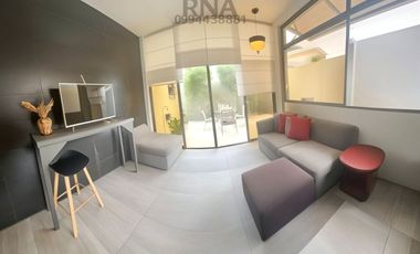 Alquiler - departamento Puerto Azul planta baja - 3 dormitorios -  4 baños -  sala de estar y terraza - 2 parqueos