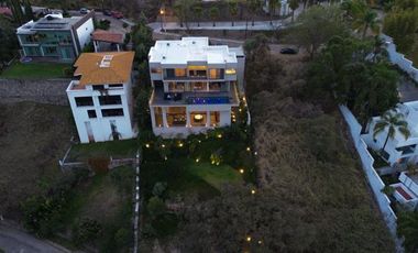 CASA EN VENTA EN LAS CAÑADAS