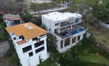 CASA EN VENTA EN LAS CAÑADAS
