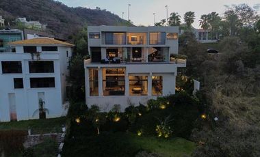 CASA EN VENTA EN LAS CAÑADAS