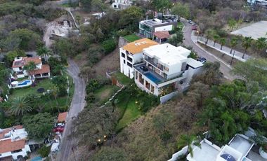 CASA EN VENTA EN LAS CAÑADAS
