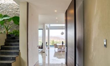 CASA EN VENTA EN LAS CAÑADAS