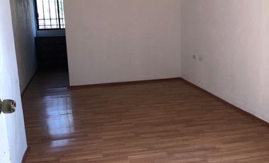 RENTA CASA ZONA COMERCIAL
