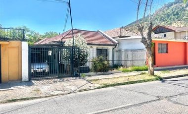 Amplia Propiedad con 2 casas Recoleta