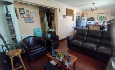 Amplia Propiedad con 2 casas Recoleta