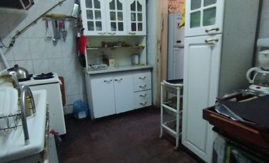 Amplia Propiedad con 2 casas Recoleta
