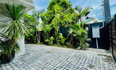 FOR SALE NEWLY BUILT MAJESTIC MODERN 3 STOREY HOUSE IN PARAÑAQUE