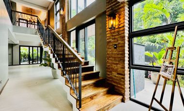 FOR SALE NEWLY BUILT MAJESTIC MODERN 3 STOREY HOUSE IN PARAÑAQUE