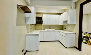 FOR SALE NEWLY BUILT MAJESTIC MODERN 3 STOREY HOUSE IN PARAÑAQUE