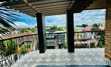 FOR SALE NEWLY BUILT MAJESTIC MODERN 3 STOREY HOUSE IN PARAÑAQUE