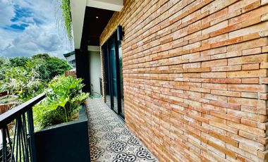 FOR SALE NEWLY BUILT MAJESTIC MODERN 3 STOREY HOUSE IN PARAÑAQUE