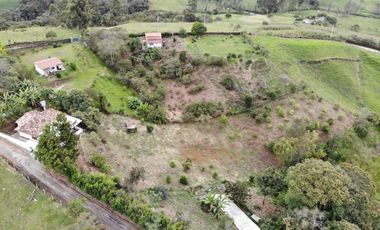 SE ARRIENDA/VENDE FINCA EN MARINILLA ANTIOQUIA