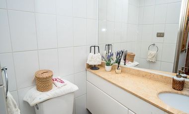 SE VENDE HERMOSO DEPTO EN EDIFICIO PUNTA CAVANCHA.