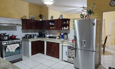 VENDO CASO - DEPARTAMENTO DE UN PISO EN EL CENTRO DE PIURA