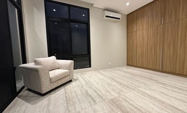 Newly-Built House with Swimming Pool & Fantastic view at Ayala Westgrove Heights Silang Cavite near Nuvali