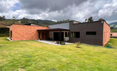46697 Casa en Venta El Yarumo