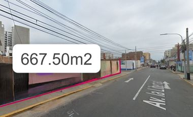 San Miguel - Vendo Amplio Terreno en Esquina