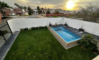 casa en residencial Villas de San Miguel