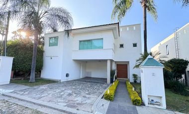 CASA EN VENTA EN LAS CAÑADAS