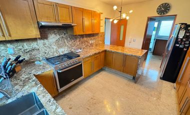 CASA EN VENTA EN LAS CAÑADAS