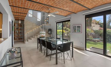 linda residencia en lo alto del raquet club!