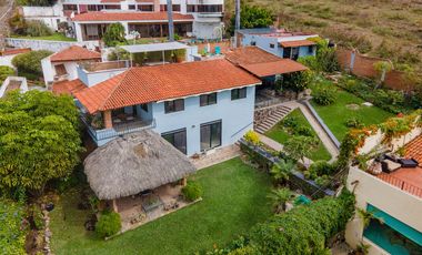 linda residencia en lo alto del raquet club!