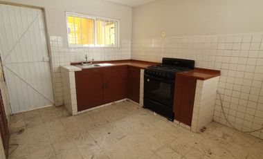 Casa de 3 recámaras en el Fracc. Reforma, a media cuadra de Av. Martí