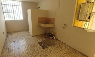 Casa de 3 recámaras en el Fracc. Reforma, a media cuadra de Av. Martí