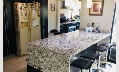 CASA EN VENTA EN LAS CAÑADAS