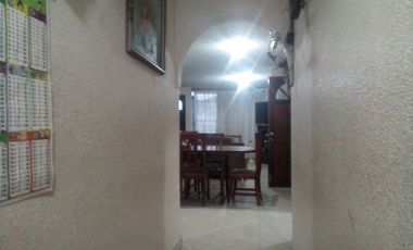 A LA MEJOR PROPUESTA VENDO CASA RENTERA SECTOR LA MAGDALENA (ALTA) QUITO ECUADOR