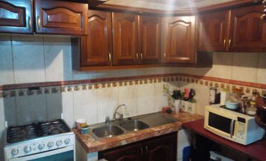 A LA MEJOR PROPUESTA VENDO CASA RENTERA SECTOR LA MAGDALENA (ALTA) QUITO ECUADOR