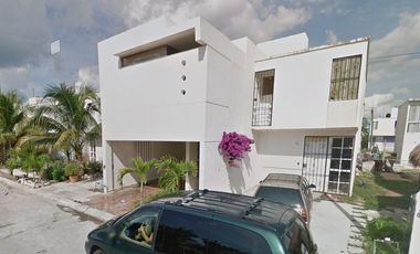 VENTA HERMOSA CASA EN PLAYA DEL CARMEN A UNOS MINUTOS DE LA PLAYA !!