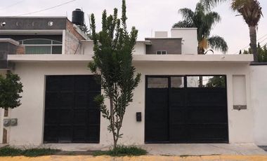 Venta de casa de tres recamaras salida a Pátzcuaro las Huertas Contry Club