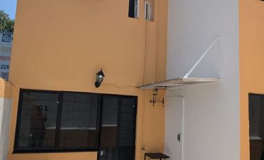 CASADUPLEX RENOVADA EN COLINAS DEL LAGO