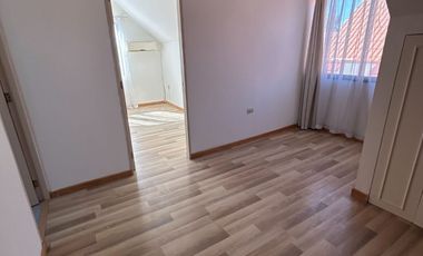 Se Vende Casa 5D, 3B, 2E y piscina  en  Santa Maria De Colin, Talca