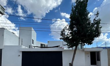 CASA EN VENTA EN FRACCIONAMIENTO LOS BOSQUES