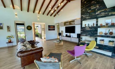 Casa para la venta en condominio cerrado en La Ceja
