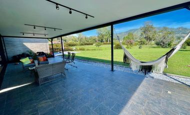 Casa para la venta en condominio cerrado en La Ceja