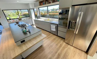 Casa para la venta en condominio cerrado en La Ceja