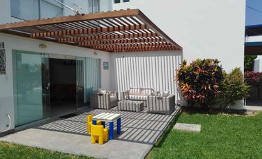 Venta de casa de playa por el boulevard de Asia