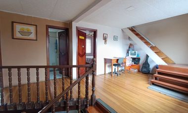 EDIFICIO DE TRES DEPARTAMENTOS MAS CASA EN VENTA EN UN SOLO PREDIO, Cerca a Universidad Politécnica