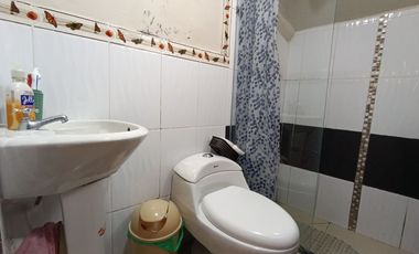 EDIFICIO DE TRES DEPARTAMENTOS MAS CASA EN VENTA EN UN SOLO PREDIO, Cerca a Universidad Politécnica