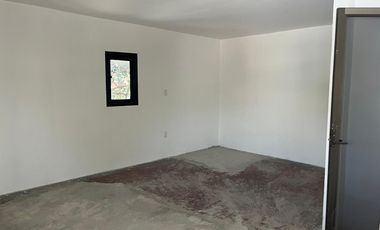LOCAL COMERCIAL CON USO DE SUELO COMERCIAL E INDUSTRIAL EN RENTA