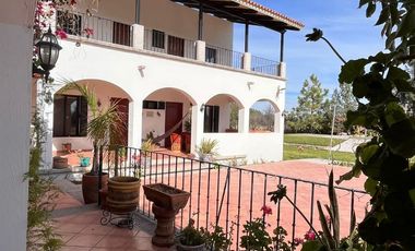 ¡Oportunidad Única! Encantadora Finca en Venta en la Ruta del Vino
