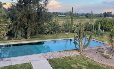¡Oportunidad Única! Encantadora Finca en Venta en la Ruta del Vino