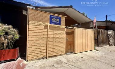 SAN ESTEBAN - VENDE CASA 3D 1B 1E - AV. 26 DE DICIEMBRE