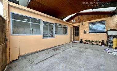 SAN ESTEBAN - VENDE CASA 3D 1B 1E - AV. 26 DE DICIEMBRE