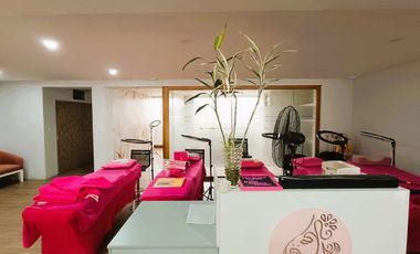 VENDO EDIFICIO COMERCIAL 5 PISOS EN AV TRAPICHE COMAS