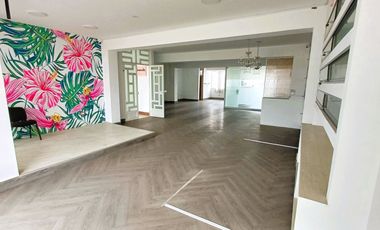 VENDO EDIFICIO COMERCIAL 5 PISOS EN AV TRAPICHE COMAS